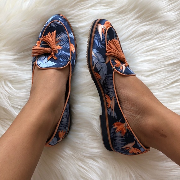 Tommy Bahama Leather Loafers - Picture 3 of 6